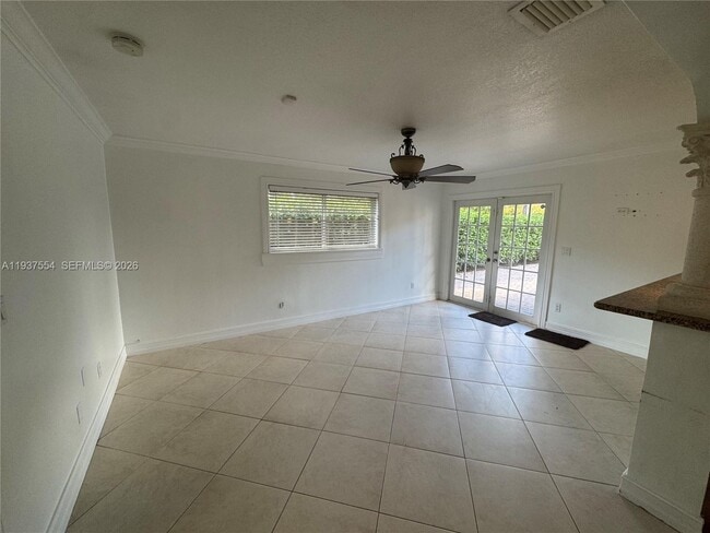 Building Photo - 6580 Lake Blue Dr