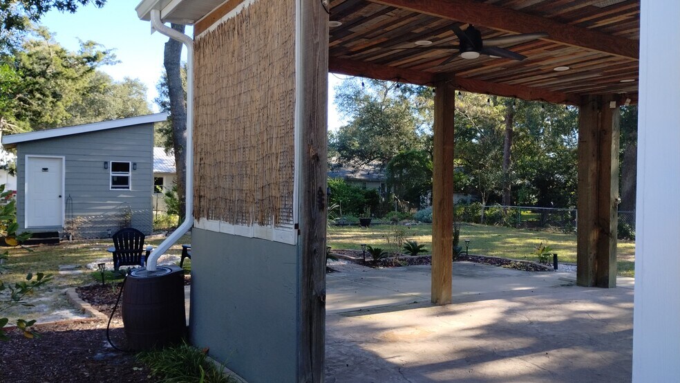 Building Photo - 710 Yucca Ave