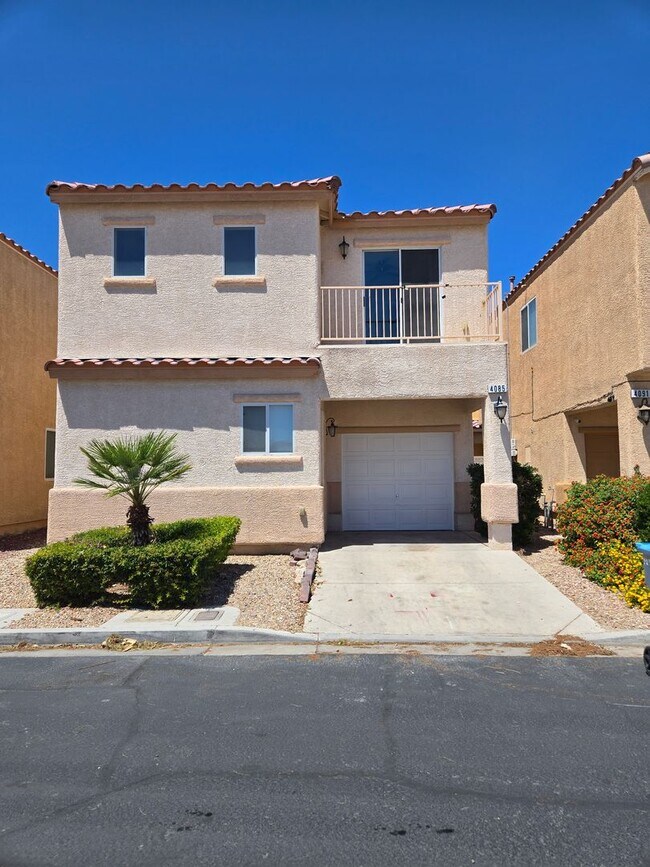 Building Photo - A Fabulous 3 Bed, 2.5 Bath, 2 Story Home W...