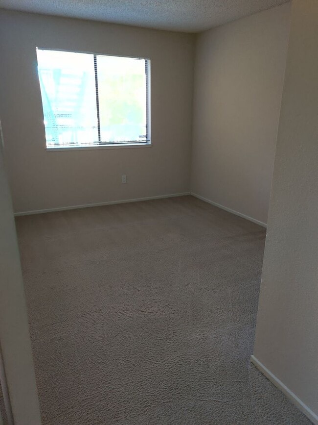 Building Photo - Beautiful Condo South Fremont Community - ...