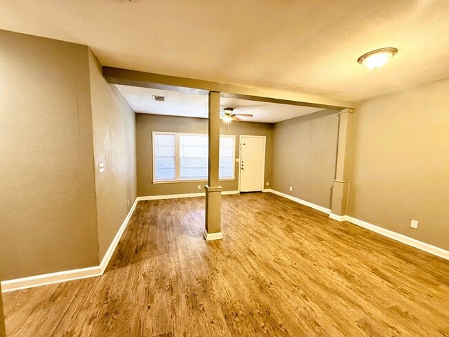 Building Photo - Beautiful 3-Bed Home in Schertz!