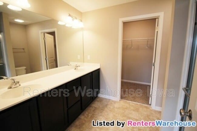 Building Photo - 9155 Coneflower Dr