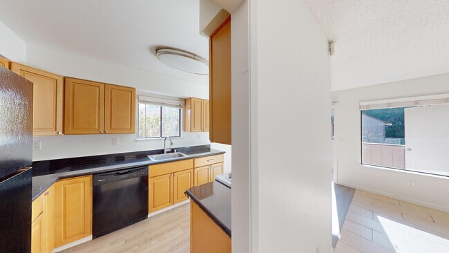 Building Photo - 33 Clay Ct