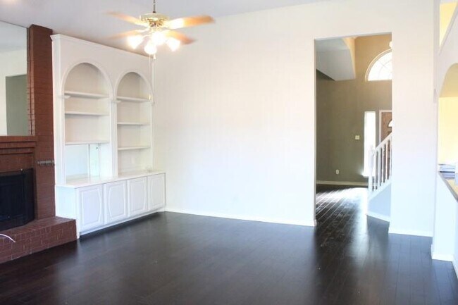 Building Photo - 1013 Stone Gate Dr