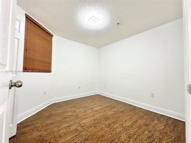 Building Photo - 10870 NW 88th Terrace