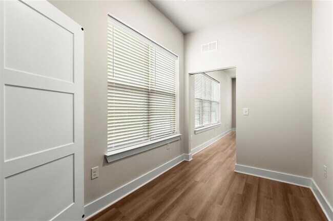 Building Photo - 2648 Sandy Plains Rd