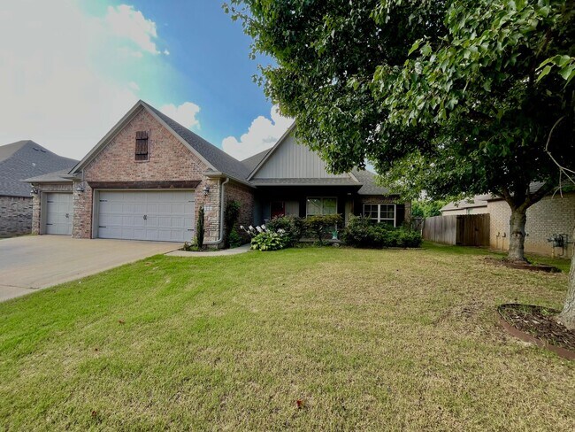 Building Photo - 3640 W Bowling Green Pl