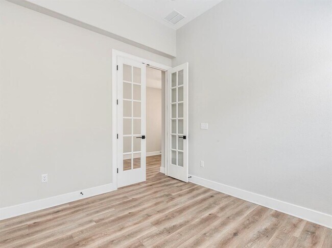 Building Photo - 8905 Centurion Path