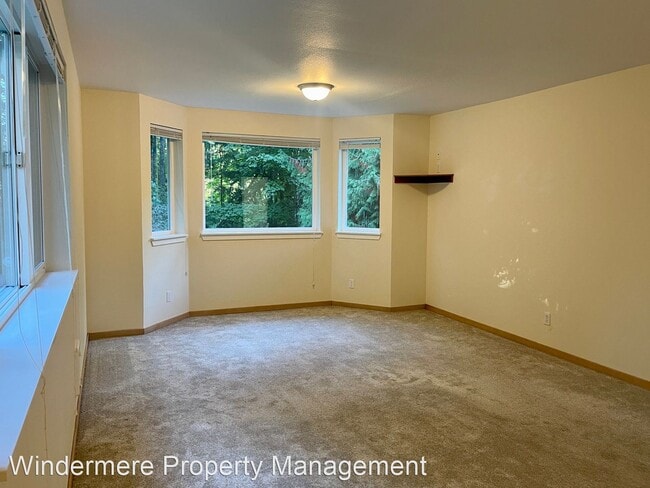 Building Photo - 3 br, 3.5 bath House - 9067 NE Hidden Cove...