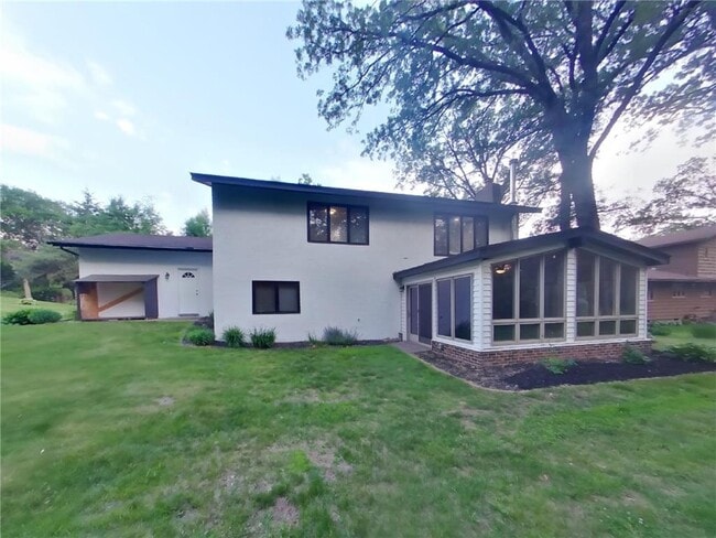 Building Photo - 12911 Overlook Rd