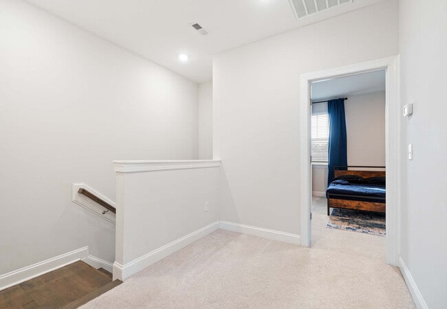 Building Photo - 1010 Falling Rock Pl