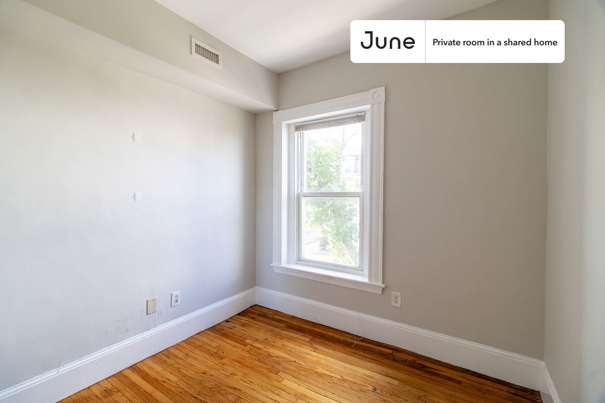 Building Photo - Room in Shared 4 bed/2 bath home