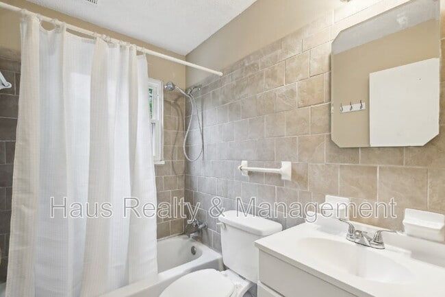 Building Photo - 144 Airport Rd