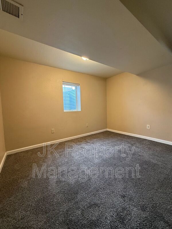 Building Photo - 3108 9th Ave N