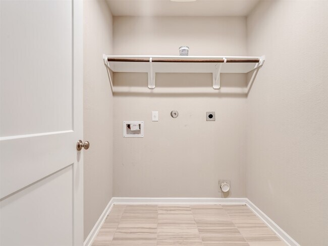 Building Photo - 8510 Amber Bend Dr