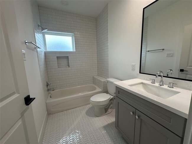 Building Photo - 2828 Versailles Oak Ln