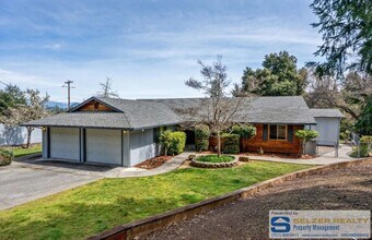 Building Photo - Roomy 3 bd. home in a beautiful Brooktrail...