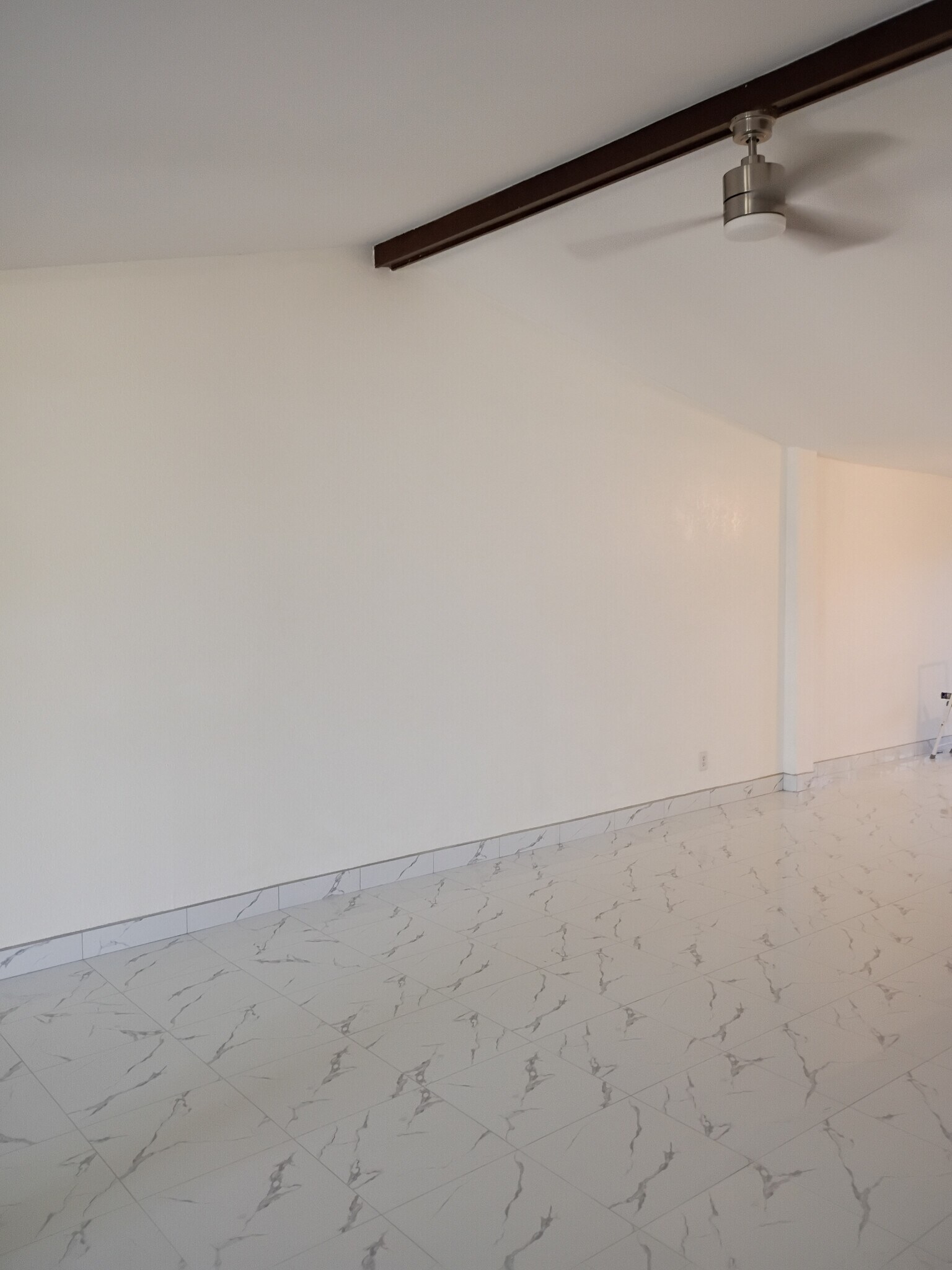 Building Photo - 706 Continental Dr