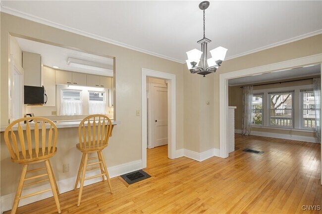 Building Photo - 144 Durston Ave