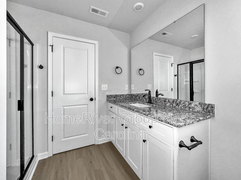 Building Photo - 3531 Clover Vly Dr
