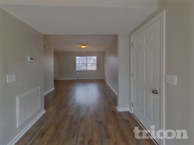 Building Photo - 175 Cascade Dr