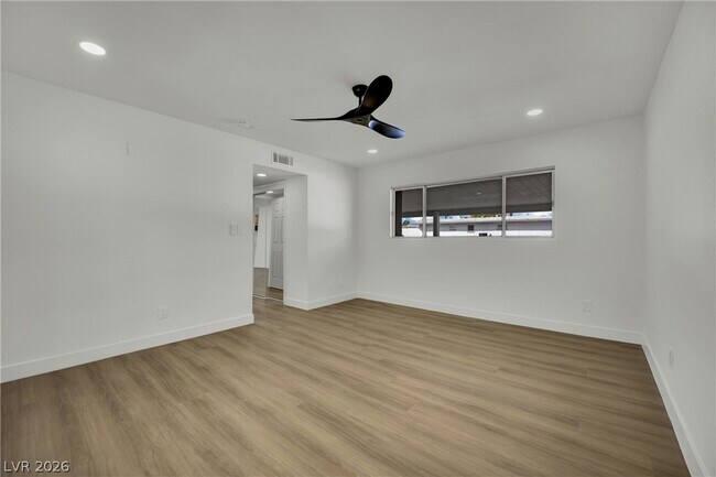 Building Photo - 2325 Sombrero Dr