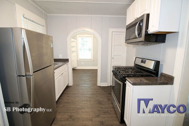 Building Photo - 1 bedroom HOUSE in Highland with fenced ba...