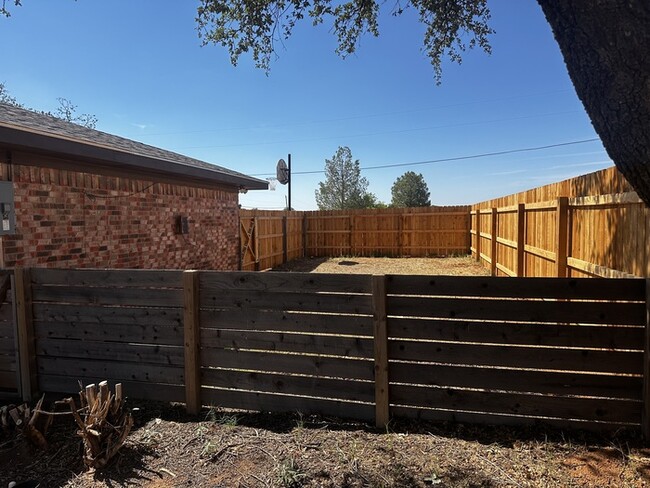 Building Photo - Country living near town! 3 bed 2 bath hom...