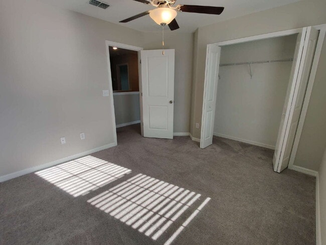 Building Photo - 7232 Samuel Ivy Dr