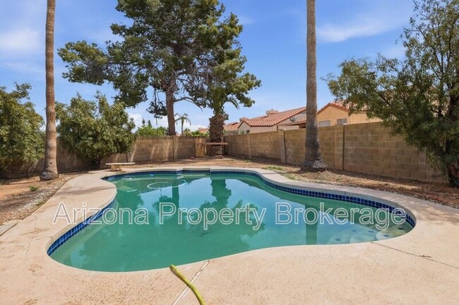 Building Photo - 3433 E Enid Ave