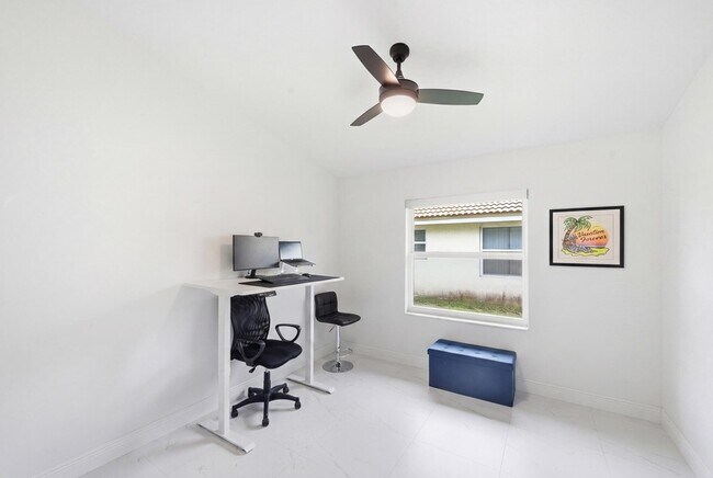 Building Photo - 6581 Marissa Cir