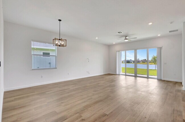 Building Photo - 1104 SE Crosswood Wy