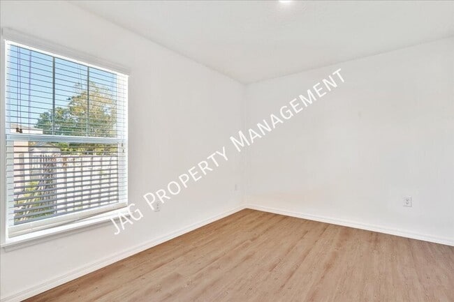 Building Photo - 845 Fulda Ave NW