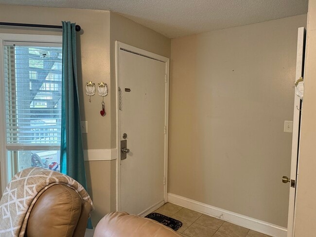 Building Photo - 2000 Greens Blvd