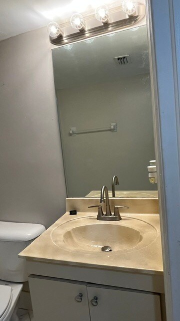 guest bathroom - 1300 SE 31st Ct