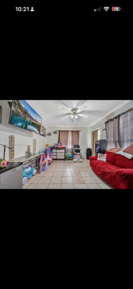 Building Photo - 3132 NW 27th St