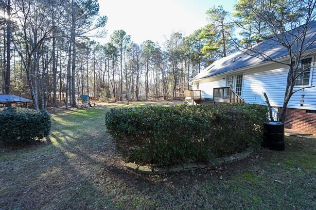 Building Photo - Stunning 3BR / 3BA Home on 2.48 Acres – Hillsborough, NC