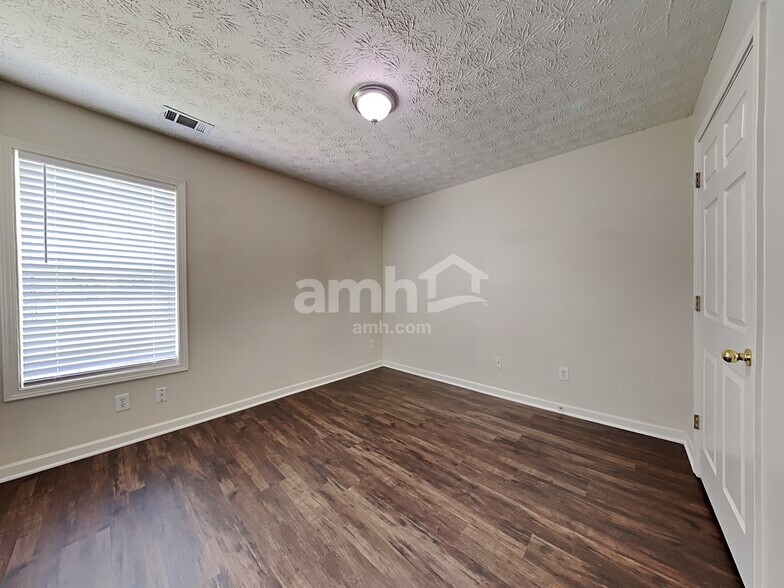 Building Photo - 1552 Armende Cir