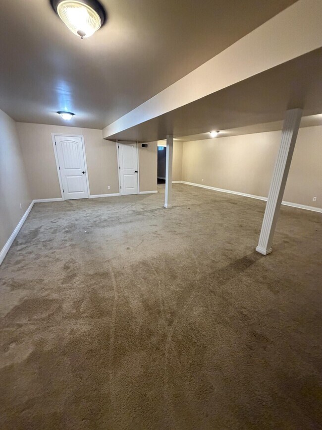 Building Photo - 110 Pineur Rd