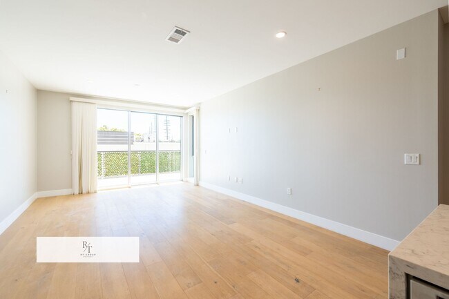 Building Photo - Quiet, Modern 2-Bed Home with Private Pati...
