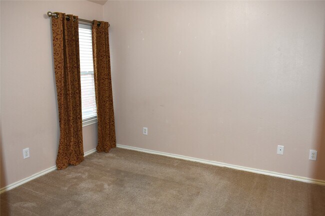 Building Photo - 18314 Manorcliff Ln