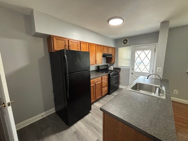 Building Photo - 3 bedrooms in 21239