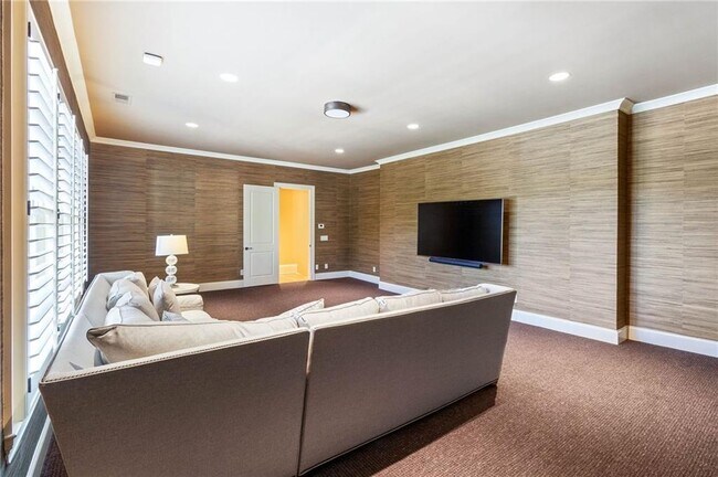 Building Photo - 4000 Heatherwood Way