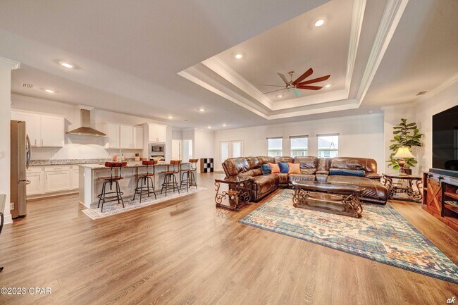 Building Photo - 145 Martingale Lp