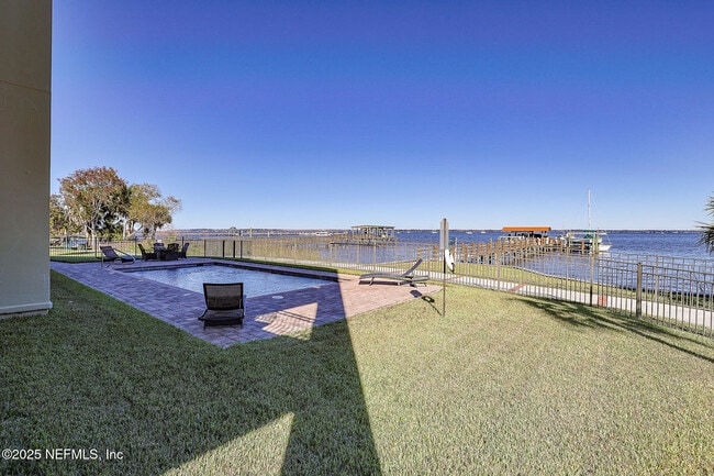 Building Photo - 120 Bay St