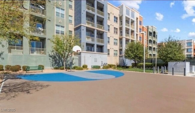 Building Photo - 62 E Serene Ave