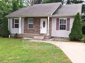 Building Photo - 2043 Leota St