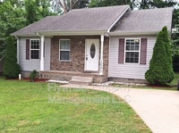 Building Photo - 2043 Leota St