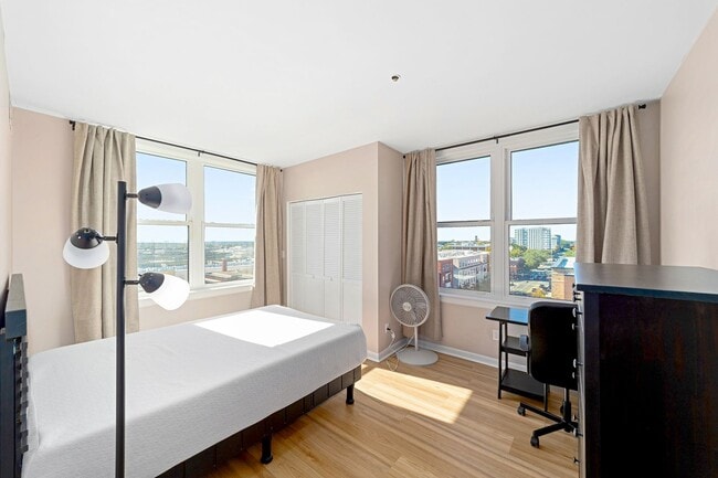 Building Photo - Seagle Building 7C