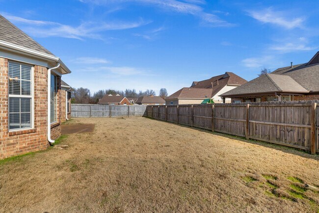 Building Photo - Completely Renovated 4bd/2ba in Olive Branch